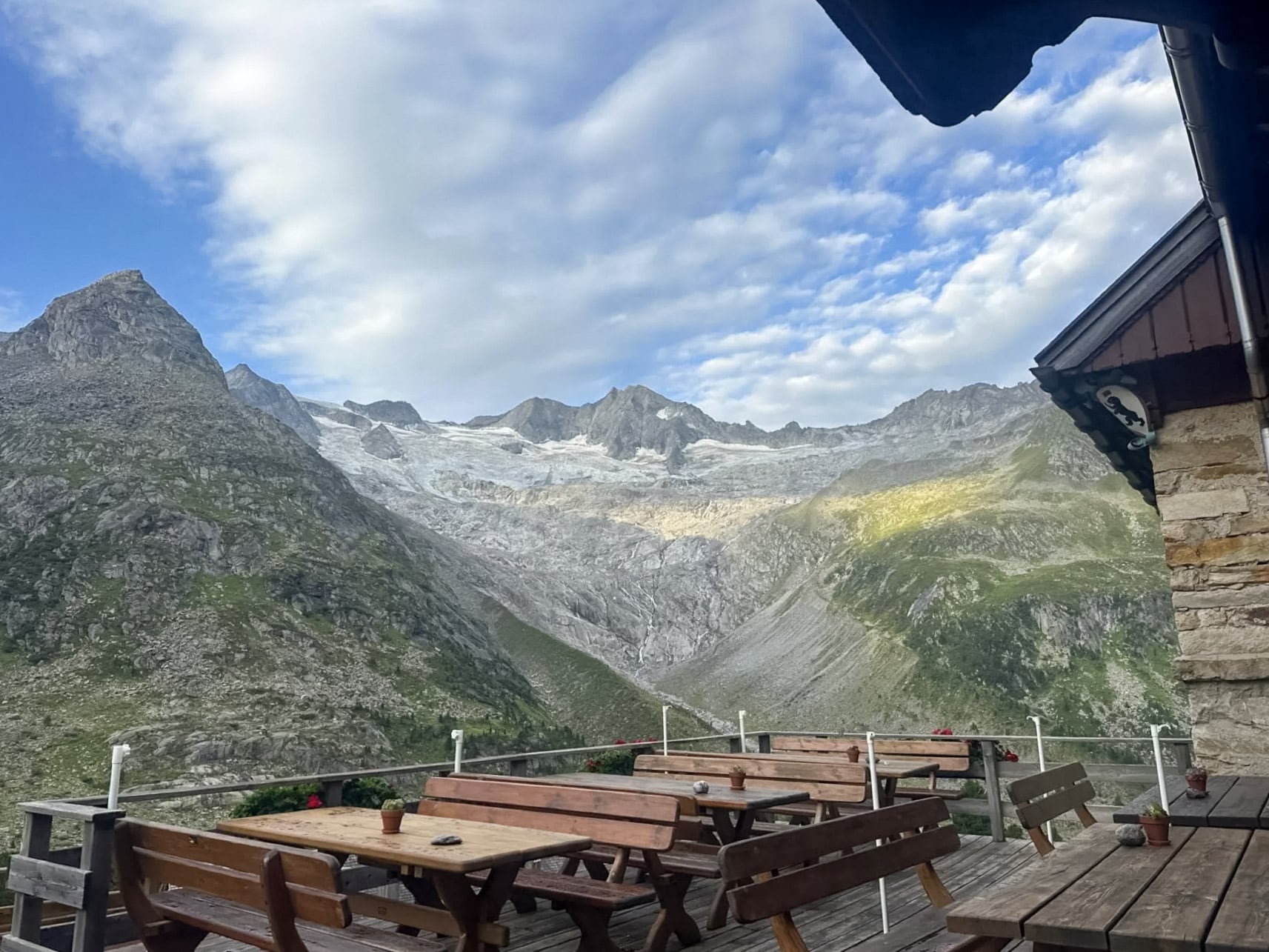 Bergpanorama bei einer Hüttentour mit jopala